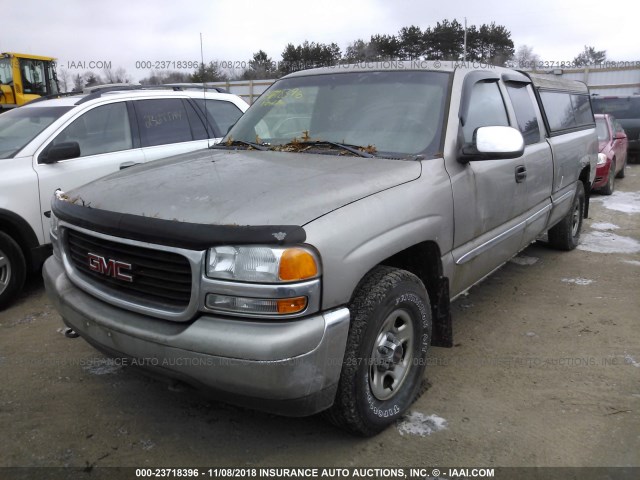 1GTEK19TXYE318497 - 2000 GMC NEW SIERRA K1500 SILVER photo 2