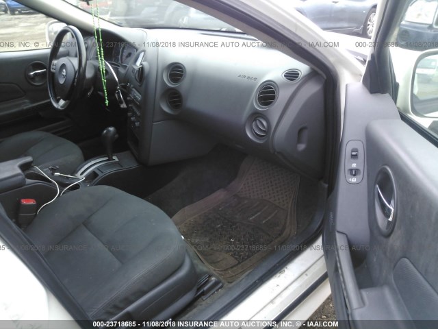 2G2WP522251340106 - 2005 PONTIAC GRAND PRIX WHITE photo 5