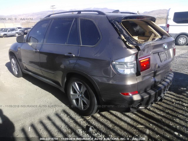 5UXZW0C58BL658940 - 2011 BMW X5 XDRIVE35D BROWN photo 3