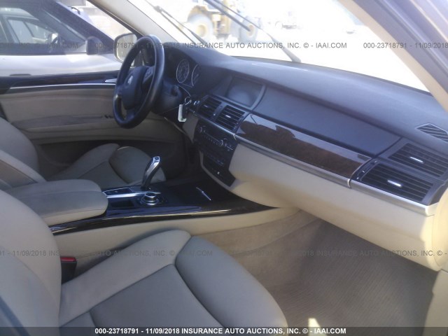 5UXZW0C58BL658940 - 2011 BMW X5 XDRIVE35D BROWN photo 5