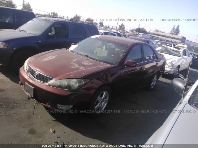 JTDBE30K863055378 - 2006 TOYOTA CAMRY LE/XLE Марун фото 2