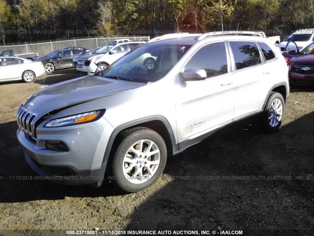 1C4PJLCB9JD566131 - 2018 JEEP CHEROKEE LATITUDE SILVER photo 2