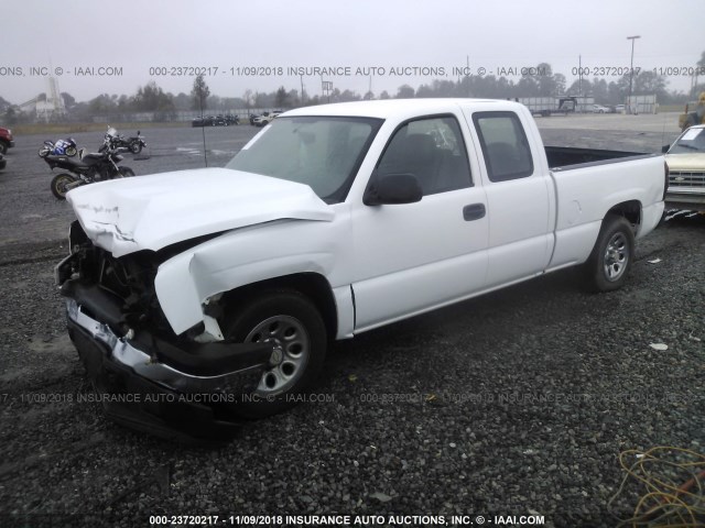 1GCEC19VX7Z203551 - 2007 CHEVROLET SILVERADO C1500 CLASSIC WHITE photo 2