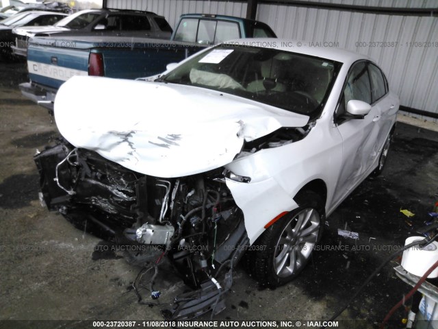 1C3CCCAB4FN657647 - 2015 CHRYSLER 200 LIMITED WHITE photo 2