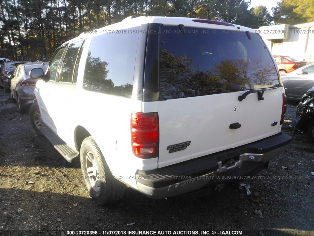 1FMRU15L62LA65422 - 2002 FORD EXPEDITION XLT WHITE photo 3