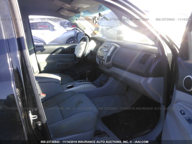 3TMLU42N77M011294 - 2007 TOYOTA TACOMA DOUBLE CAB 黑色 照片 5