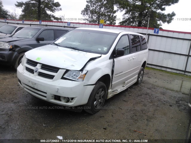 2D4RN4DE3AR445381 - 2010 DODGE GRAND CARAVAN SE WHITE photo 2