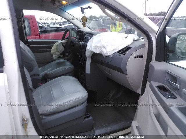 2D4RN4DE3AR445381 - 2010 DODGE GRAND CARAVAN SE WHITE photo 5