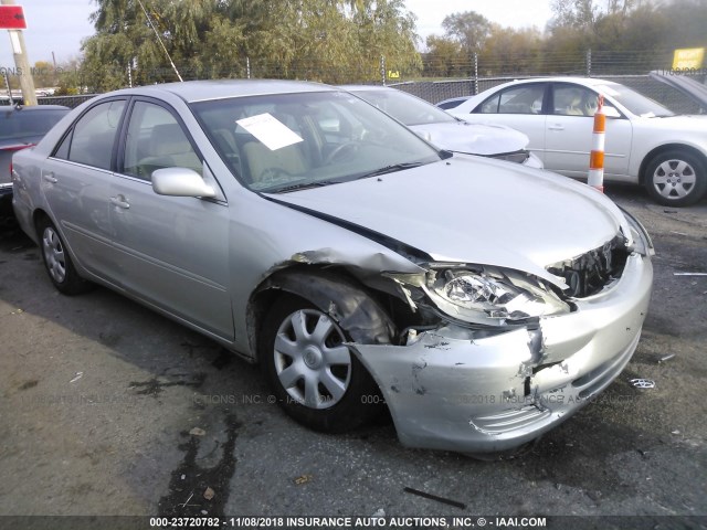 4T1BE32K52U074869 - 2002 TOYOTA CAMRY LE/XLE/SE GRAY photo 1