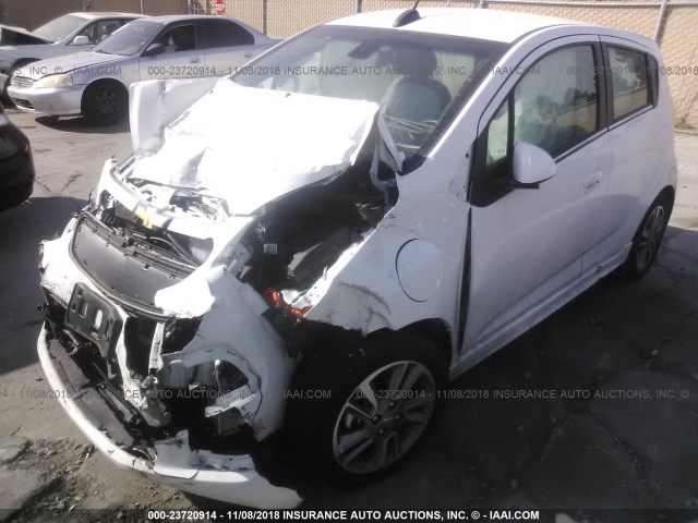 KL8CK6S01GC609302 - 2016 CHEVROLET SPARK EV 1LT WHITE photo 2