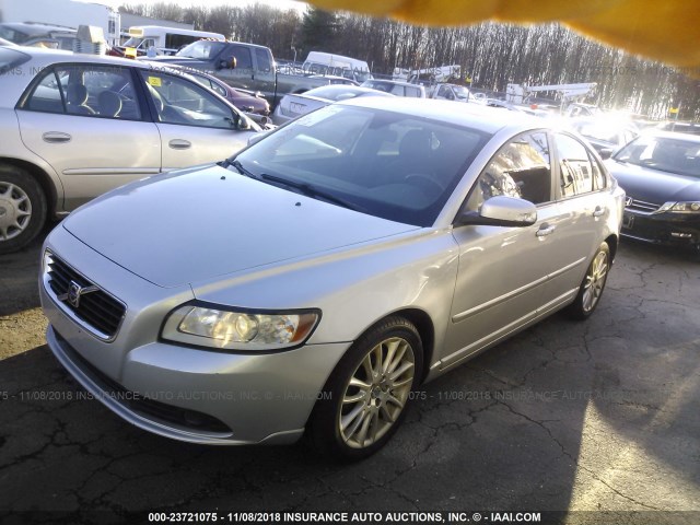 YV1390MS7A2512613 - 2010 VOLVO S40 2.4I SILVER photo 2