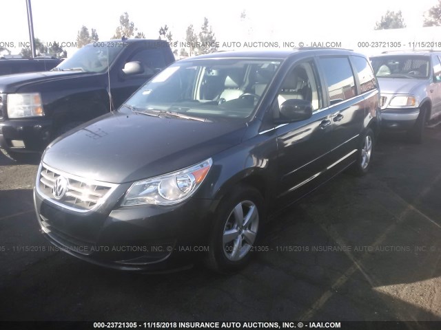 2V4RW3DG7BR642499 - 2011 VOLKSWAGEN ROUTAN SE GRAY photo 2