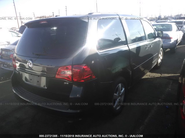 2V4RW3DG7BR642499 - 2011 VOLKSWAGEN ROUTAN SE GRAY photo 4