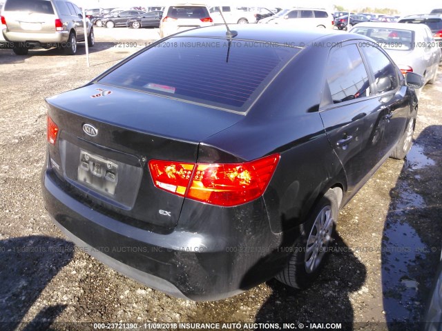 KNAFU4A29D5680735 - 2013 KIA FORTE EX BLACK photo 4