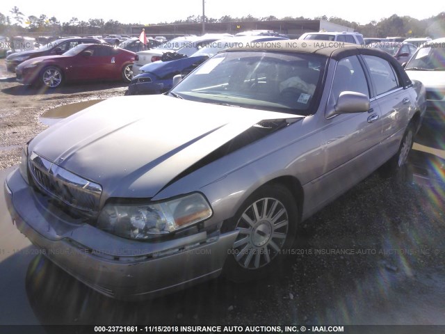 1LNHM81WX3Y637830 - 2003 LINCOLN TOWN CAR EXECUTIVE TAN photo 2