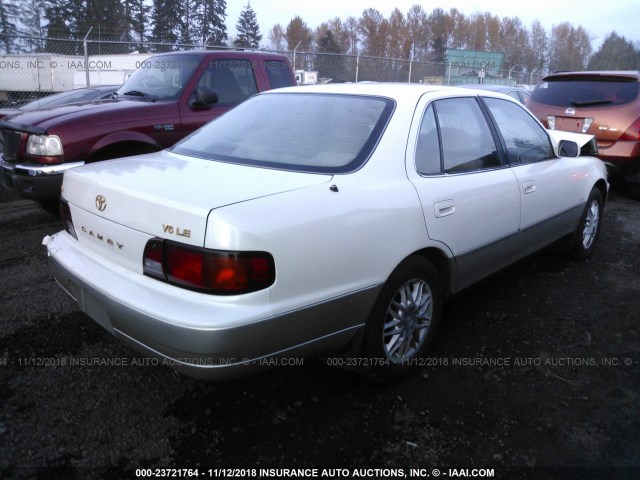JT2BF12K0T0135438 - 1996 TOYOTA CAMRY LE/XLE/SE WHITE photo 4