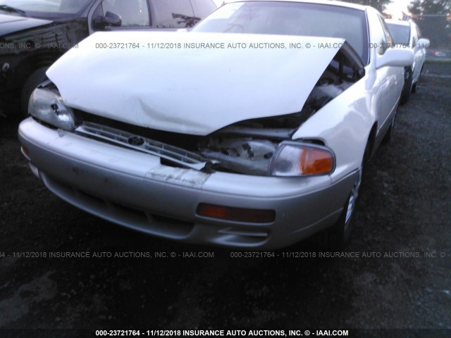 JT2BF12K0T0135438 - 1996 TOYOTA CAMRY LE/XLE/SE WHITE photo 6