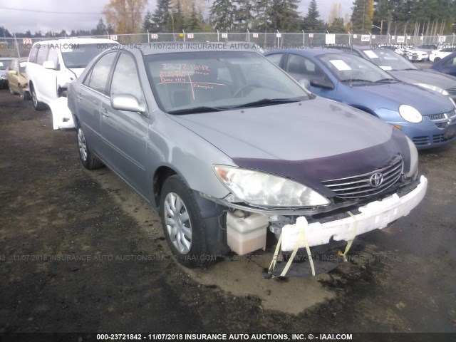 4T1BE32K55U973770 - 2005 TOYOTA CAMRY LE/XLE/SE SILVER photo 1