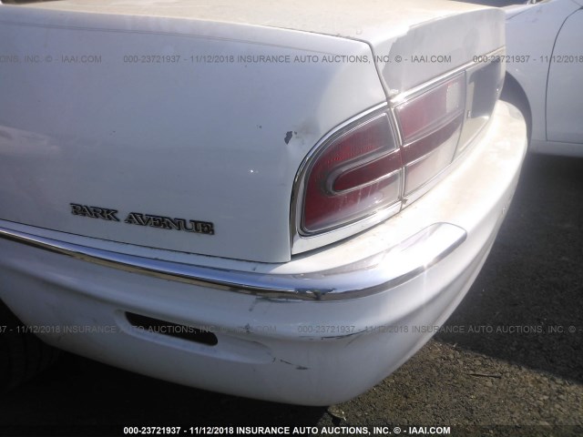 1G4CW52KXW4629852 - 1998 BUICK PARK AVENUE  WHITE photo 6