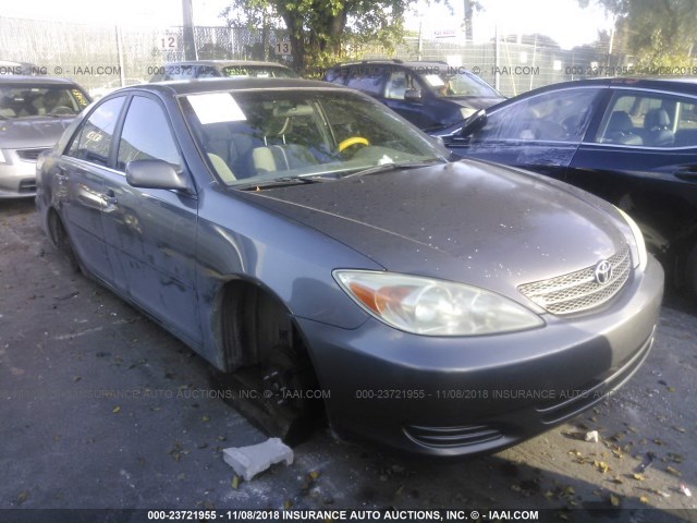 4T1BE32K63U702116 - 2003 TOYOTA CAMRY LE/XLE/SE GRAY photo 1