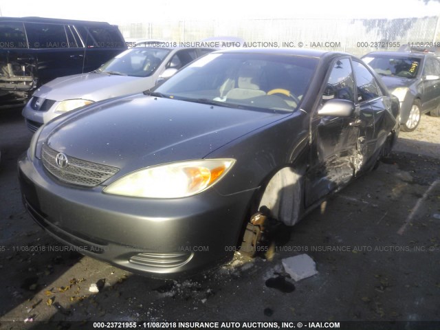 4T1BE32K63U702116 - 2003 TOYOTA CAMRY LE/XLE/SE GRAY photo 2