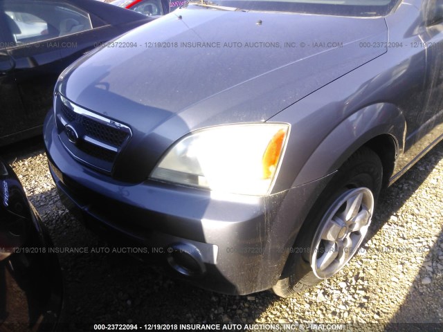 KNDJC733365586845 - 2006 KIA SORENTO EX/LX SILVER photo 6