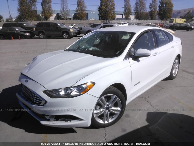 3FA6P0LU5JR235683 - 2018 FORD FUSION SE HYBRID WHITE photo 2