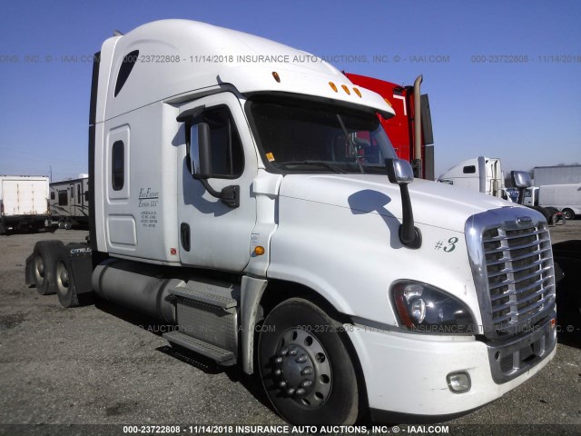 3AKJGLD69ESFR9499 - 2014 FREIGHTLINER CASCADIA 125  WHITE photo 1