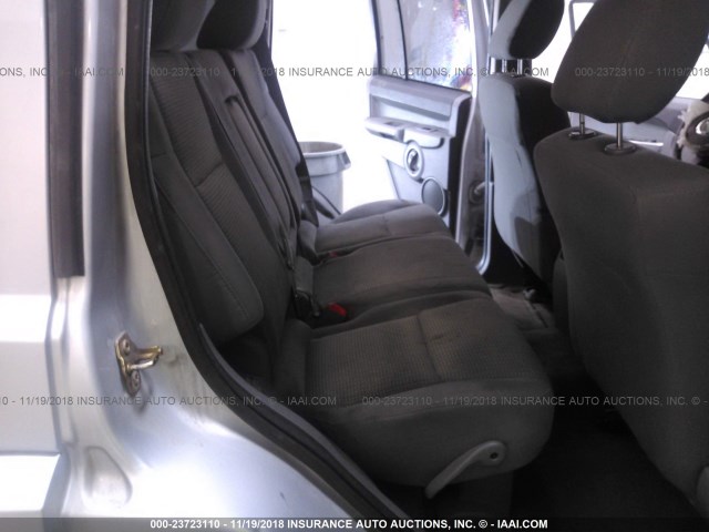 1J8HG48K17C633894 - 2007 JEEP COMMANDER SILVER photo 8