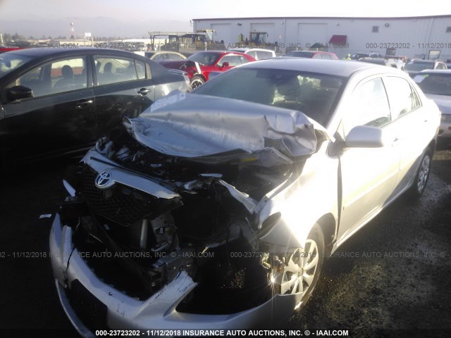 1NXBU4EEXAZ212077 - 2010 TOYOTA COROLLA S/LE/XLE SILVER photo 2