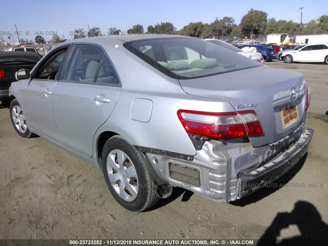 4T4BE46K88R017497 - 2008 TOYOTA CAMRY CE/LE/XLE/SE SILVER photo 3