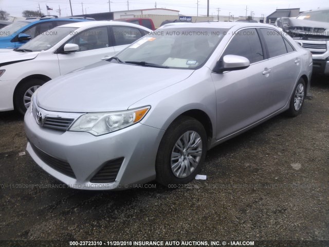 4T4BF1FK4DR283105 - 2013 TOYOTA CAMRY L/SE/LE/XLE SILVER photo 2