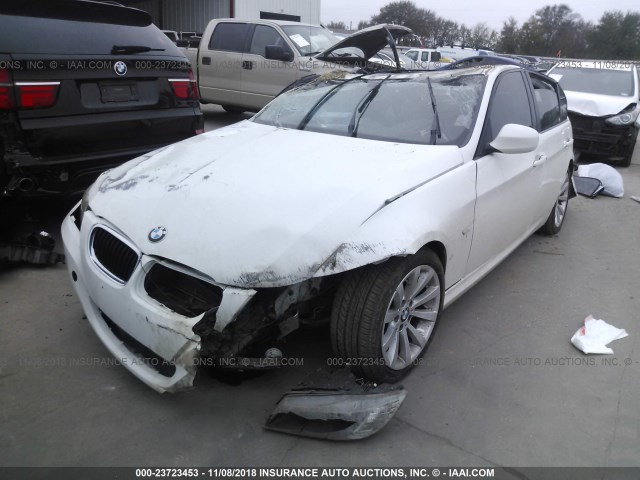 WBAPH5C54BA443676 - 2011 BMW 328 I SULEV WHITE photo 2