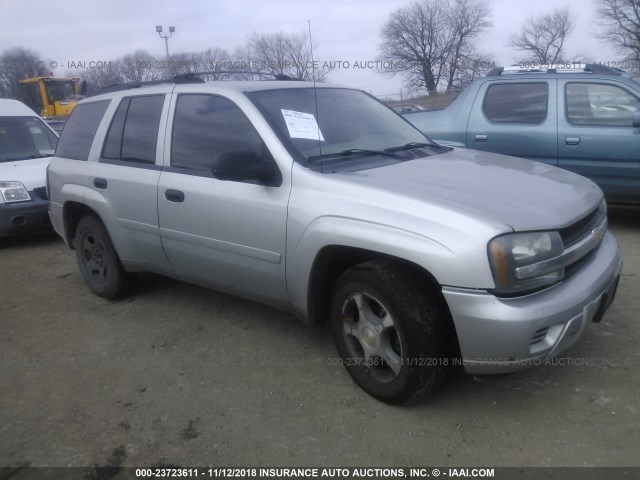 1GNDT13S972185327 - 2007 CHEVROLET TRAILBLAZER LS/LT SILVER photo 1