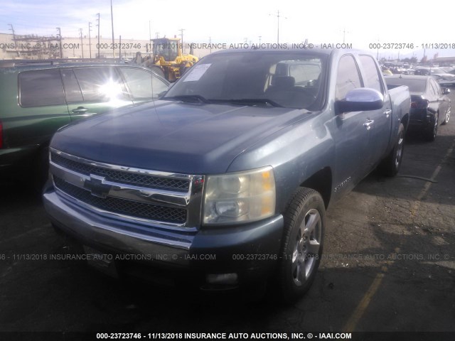 2GCEC13J571501598 - 2007 CHEVROLET SILVERADO C1500 CREW CAB BLUE photo 2