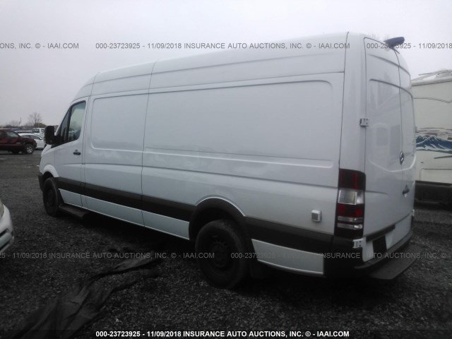 WD3PE8CD1HP535333 - 2017 MERCEDES-BENZ SPRINTER 2500 WHITE photo 3