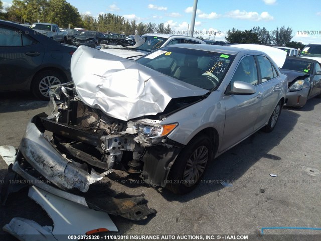 4T4BF1FKXER360190 - 2014 TOYOTA CAMRY L/SE/LE/XLE Gümüş foto 2