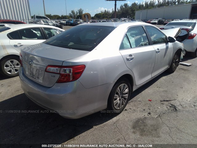 4T4BF1FKXER360190 - 2014 TOYOTA CAMRY L/SE/LE/XLE Gümüş foto 4