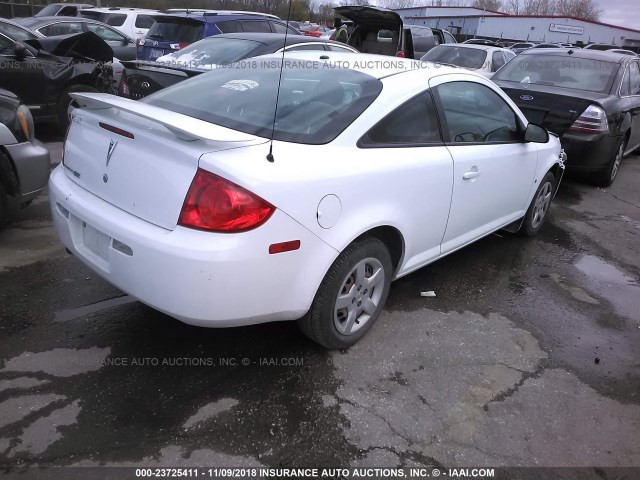 1G2AS18H197235112 - 2009 PONTIAC G5 WHITE photo 4