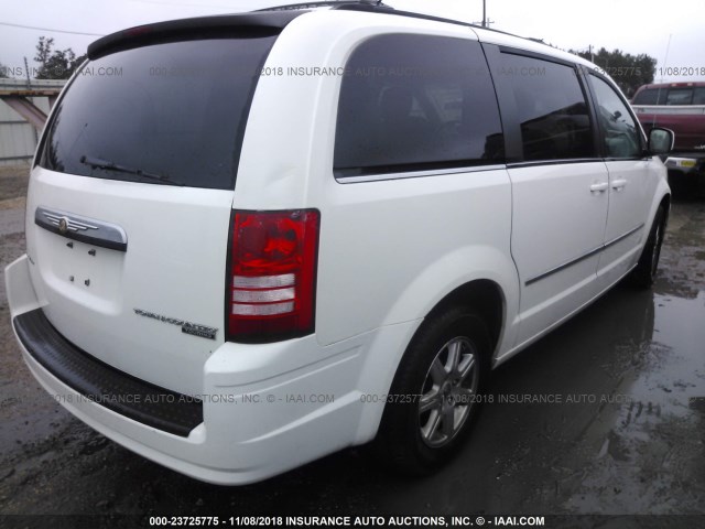 2A4RR5D17AR230536 - 2010 CHRYSLER TOWN & COUNTRY TOURING WHITE photo 4