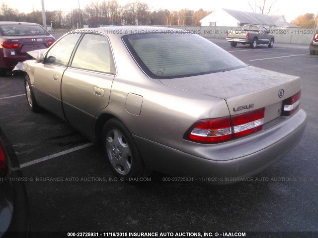 JT8BF28GXY0274966 - 2000 LEXUS ES 300 GOLD photo 3