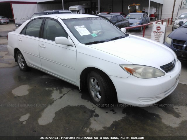 4T1BE32K62U090238 - 2002 TOYOTA CAMRY LE/XLE/SE WHITE photo 1