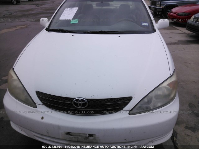 4T1BE32K62U090238 - 2002 TOYOTA CAMRY LE/XLE/SE WHITE photo 6