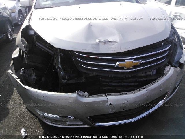 1GNKRGKD7FJ339923 - 2015 CHEVROLET TRAVERSE LT TAN photo 6