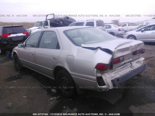 4T1BG22K1WU831373 - 1998 TOYOTA CAMRY CE/LE/XLE 金色 照片 3