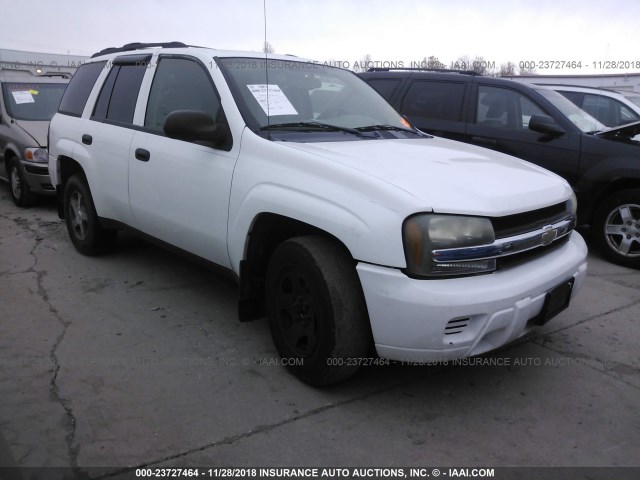 1GNDT13S462118469 - 2006 CHEVROLET TRAILBLAZER LS/LT WHITE photo 1