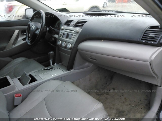 4T1BF3EK9BU187653 - 2011 TOYOTA CAMRY SE/LE/XLE BLACK photo 5