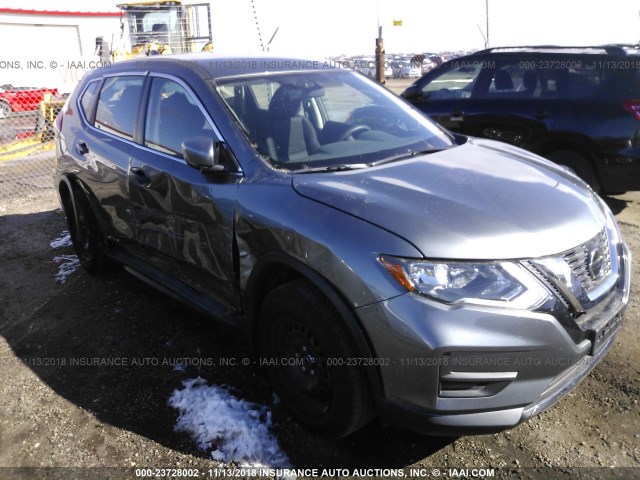 KNMAT2MV5JP523259 - 2018 NISSAN ROGUE S/SV GRAY photo 1