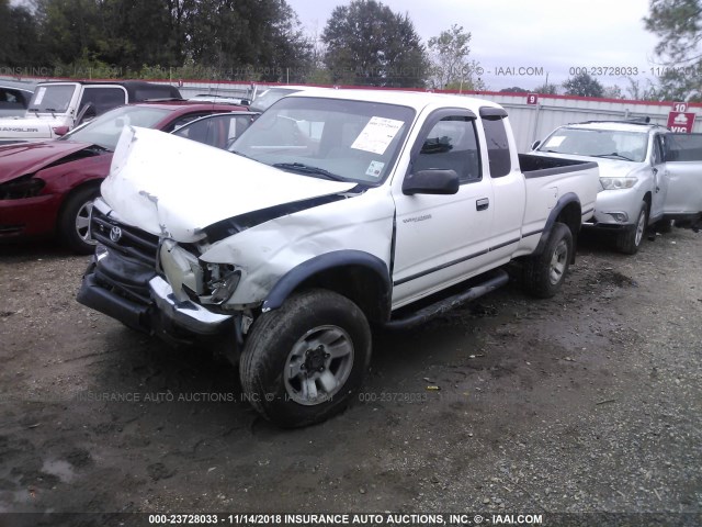 4TAWN72N2YZ628772 - 2000 TOYOTA TACOMA XTRACAB WHITE photo 2