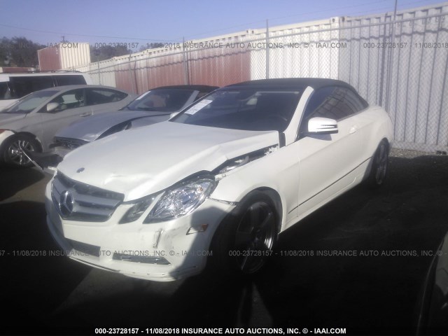 WDDKK5KF9DF211353 - 2013 MERCEDES-BENZ E 350 WHITE photo 2